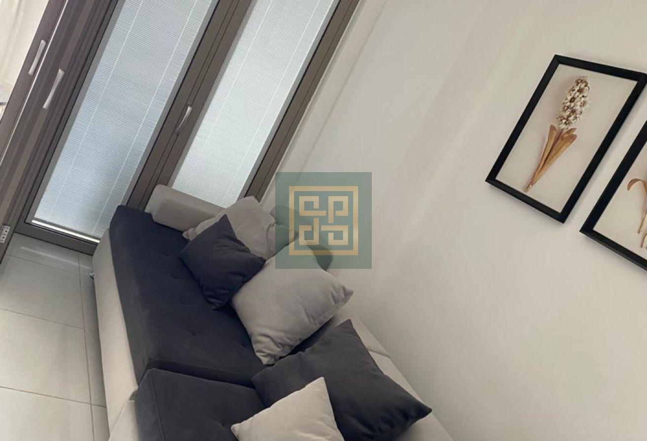 Fully Furnished | High Floor | Vacant photo 2