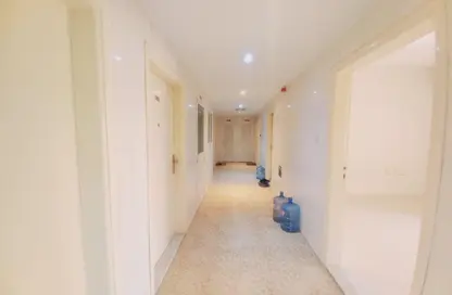 شقة - 1 حمام للايجار في طريق فاير ستاشن - مويلح - الشارقة شقة - 1 حمام للايجار في طريق فاير ستاشن - مويلح - الشارقة