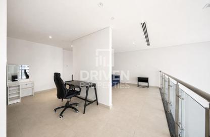 Apartment - 1 Bedroom - 2 Bathrooms for sale in Marina Arcade Tower - Dubai Marina - Dubai