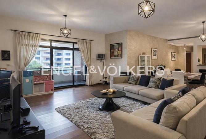 123821020 - Property Image 3