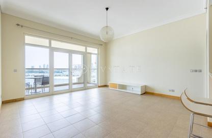 Apartment - 2 Bedrooms - 3 Bathrooms for rent in Al Das - Shoreline Apartments - Palm Jumeirah - Dubai