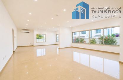 Villa - 4 - 5 for rent in Jumeirah 1 Villas - Jumeirah 1 - Jumeirah - Dubai Villa - 4 - 5 for rent in Jumeirah 1 Villas - Jumeirah 1 - Jumeirah - Dubai