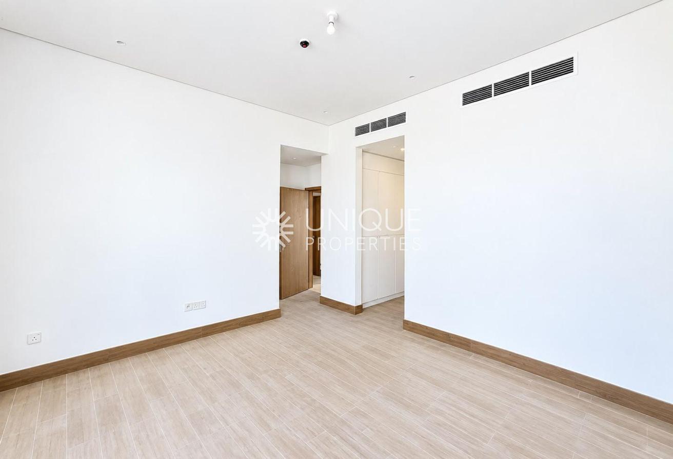 Rare Villa | On Lagoon | Vacant photo 9