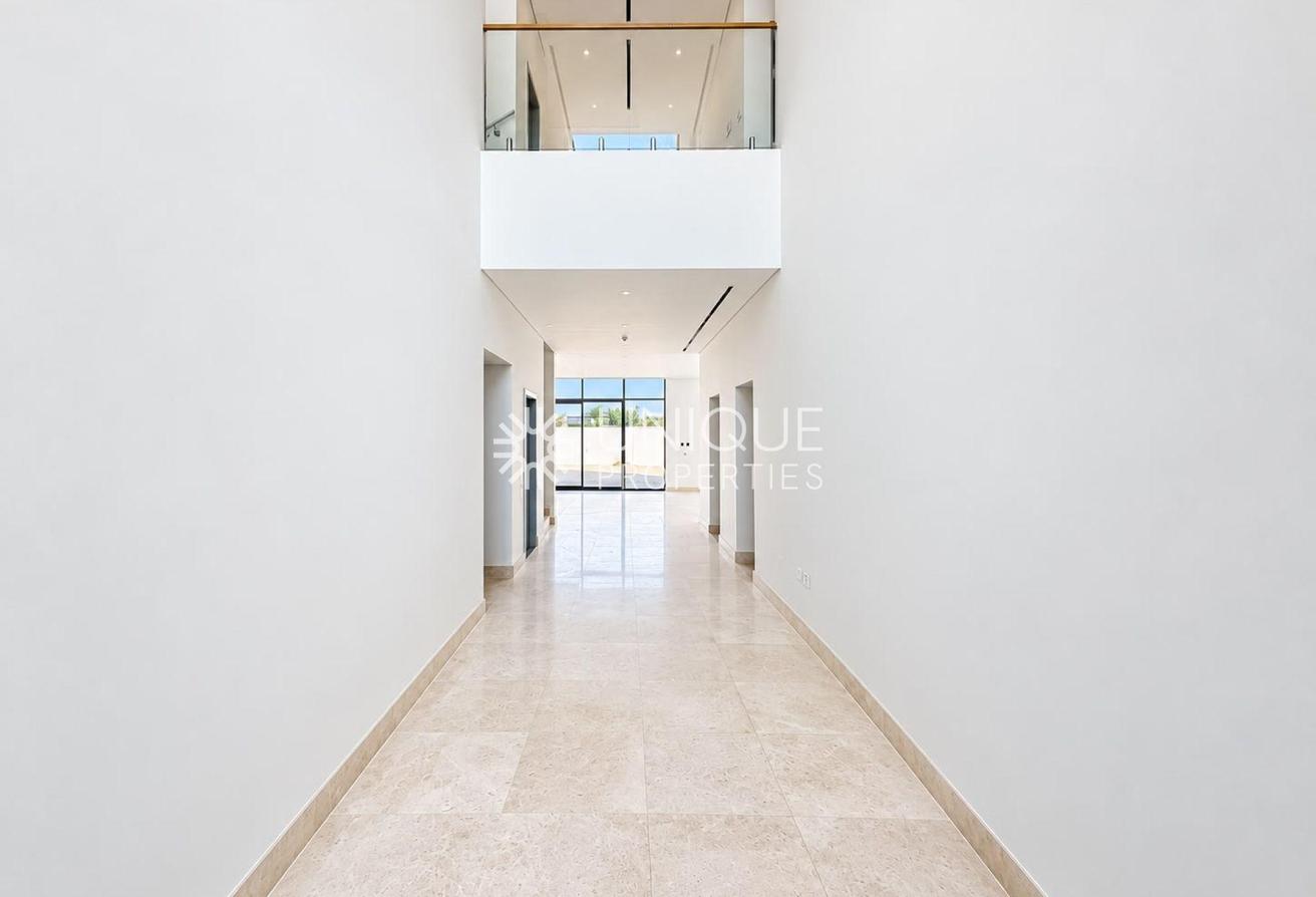 Rare Villa | On Lagoon | Vacant photo 3