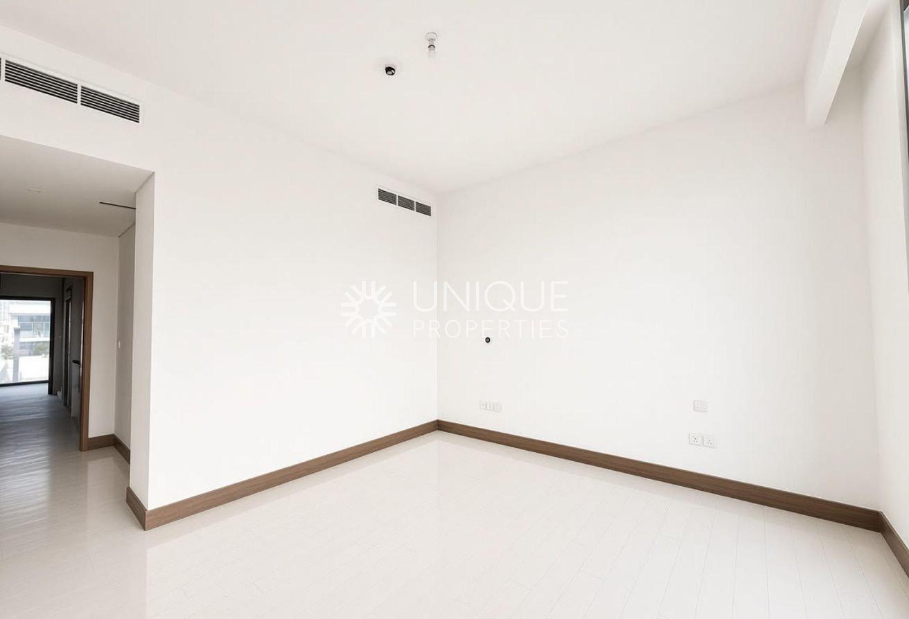 Rare Villa | On Lagoon | Vacant photo 11
