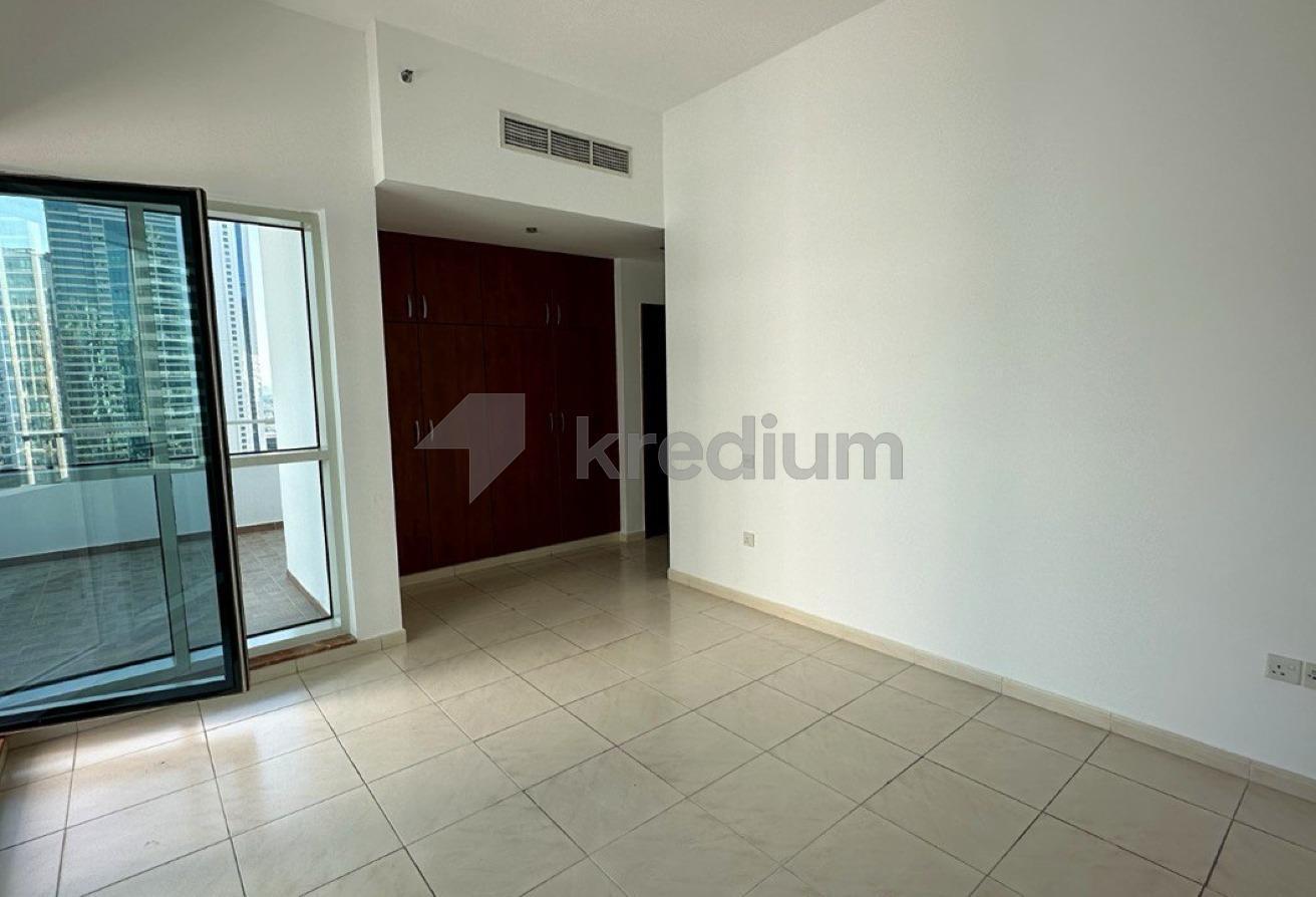 Spacious Layout | Huge Balcony | Close to Metro photo 4