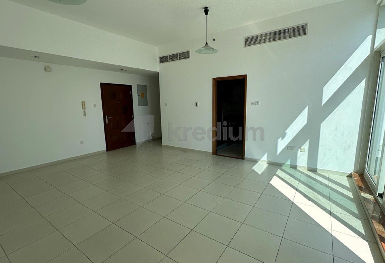 Spacious Layout | Huge Balcony | Close to Metro photo 2