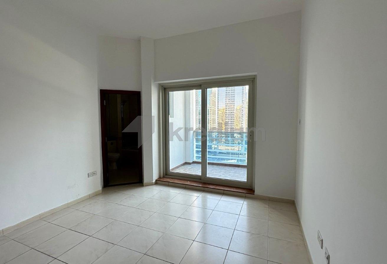 Spacious Layout | Huge Balcony | Close to Metro photo 3