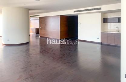Apartment - 4 - 5 for rent in Burj Khalifa - Burj Khalifa Area - Downtown Dubai - Dubai