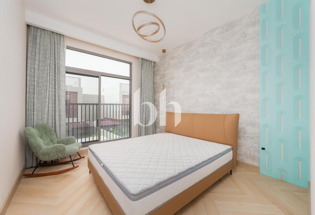 5 Bed | Fully Upgraded | Landscaped photo 11