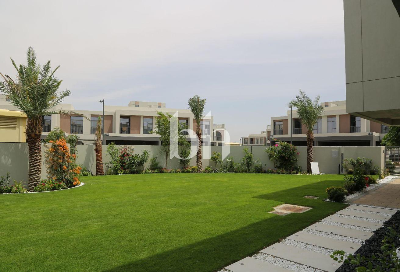 5 Bed | Fully Upgraded | Landscaped photo 30