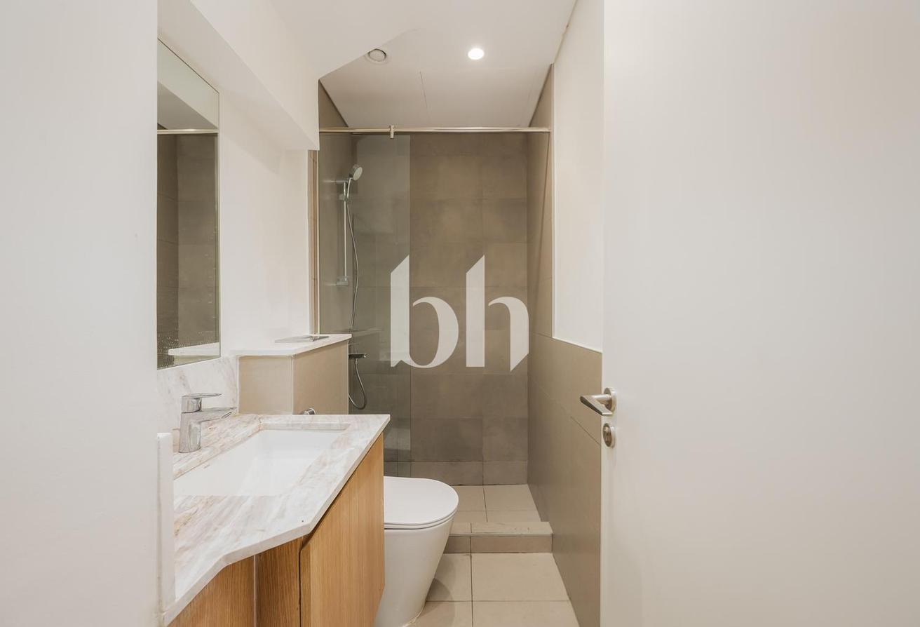 5 Bed | Fully Upgraded | Landscaped photo 12