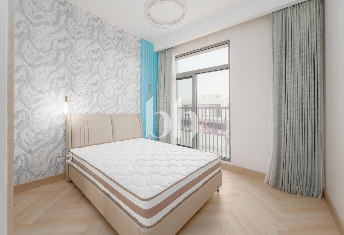 5 Bed | Fully Upgraded | Landscaped photo 7