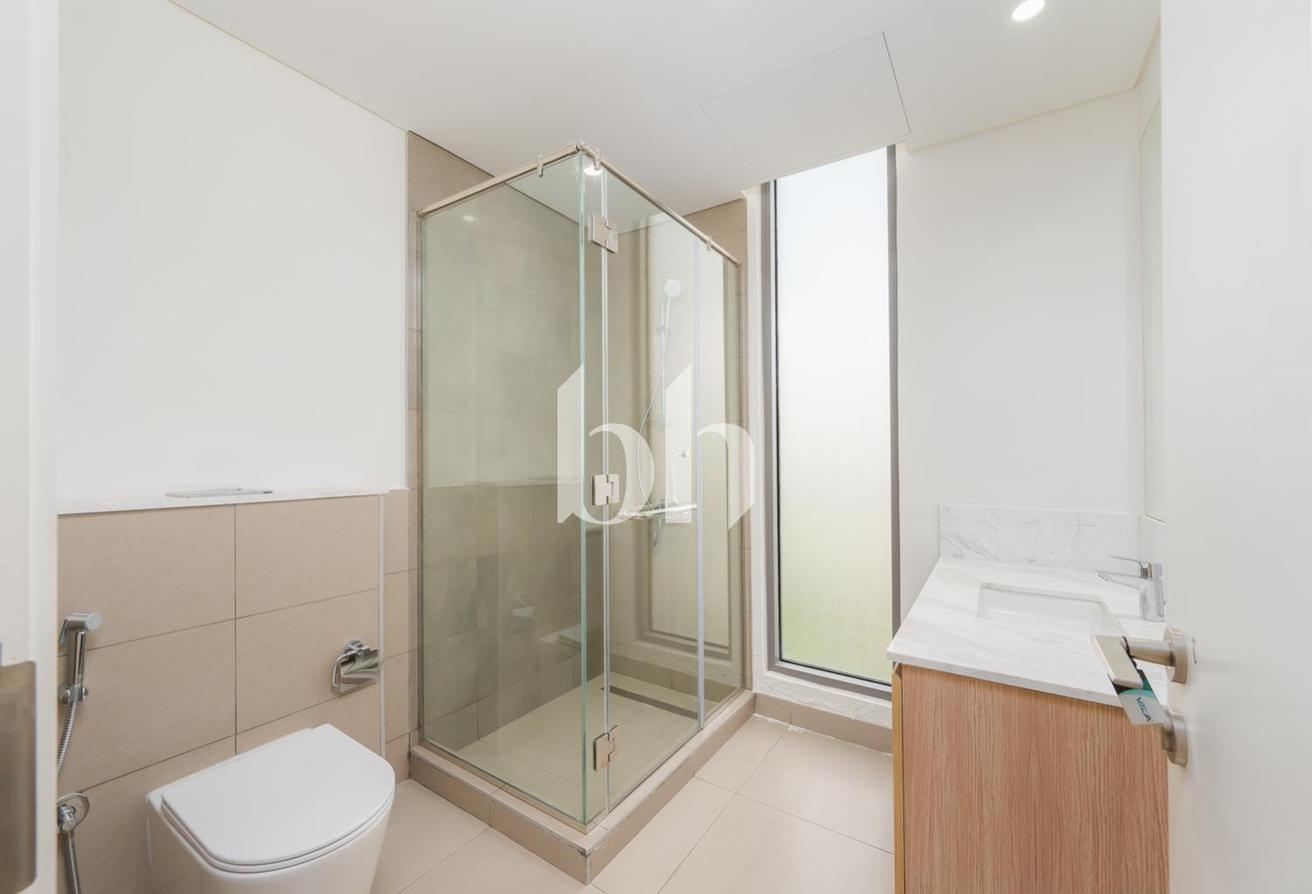 5 Bed | Fully Upgraded | Landscaped photo 16
