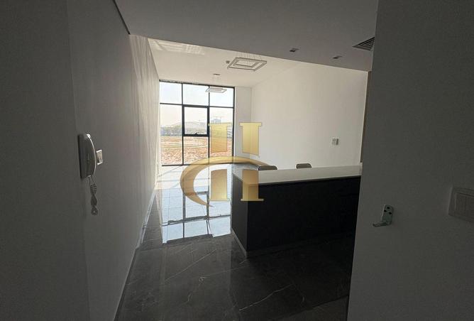 Bright & Spacious | Family Home | Great Location photo 3