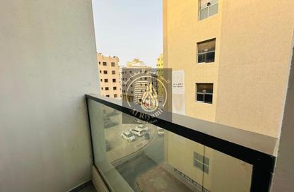 شقة - غرفة نوم - 1 حمام للايجار في مساكن كورنيش عجمان - طريق كورنيش عجمان - عجمان