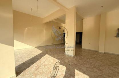 Shop - Studio - 1 Bathroom for rent in Jamal Abdul Nasser Street - Al Majaz - Sharjah