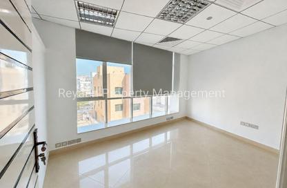 Office Space - Studio - 1 Bathroom for rent in Port Saeed Building - Port Saeed - Deira - Dubai