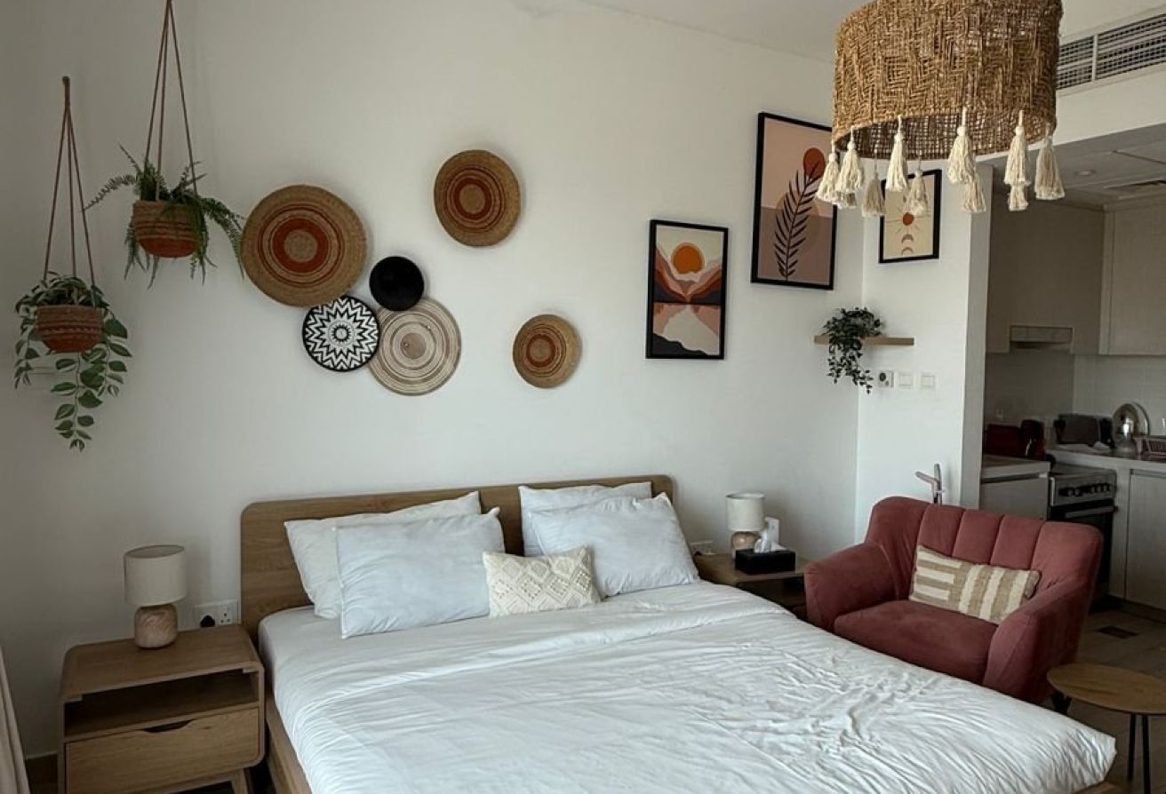 Elegant Studio | Furnished | Canal View