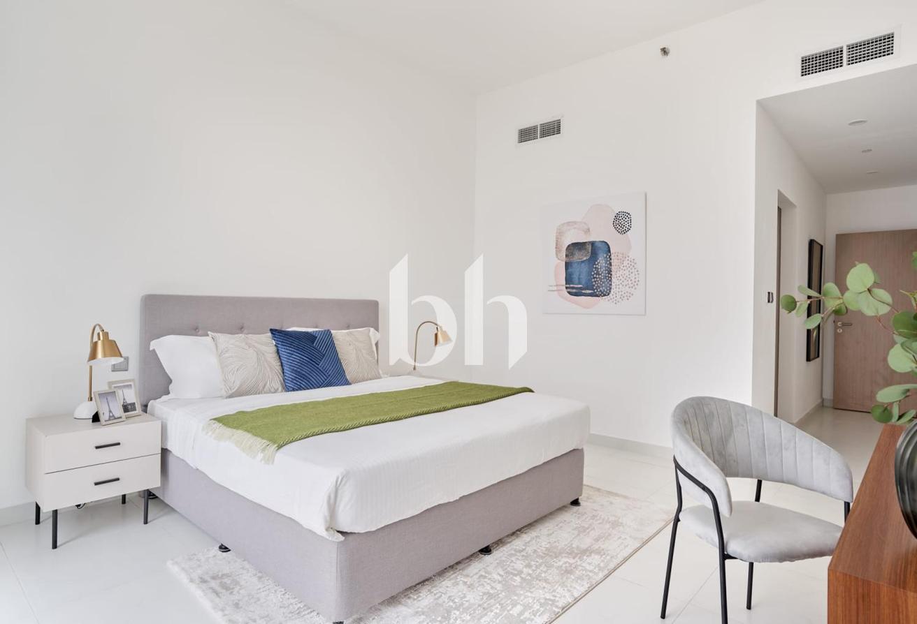 Large 3BR+Maid | Downtown Access | Bright Layouts photo 15
