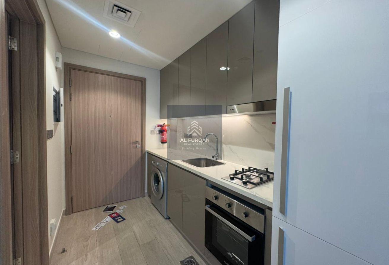 Studio Apartment in Meydan with Covered Parking photo 7