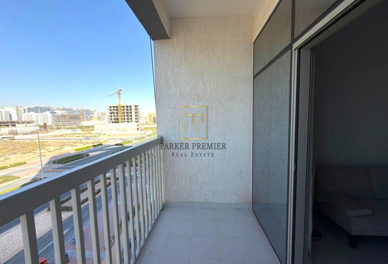 Smart Studio Layout | Fully-Furnished w/ Balcony photo 2