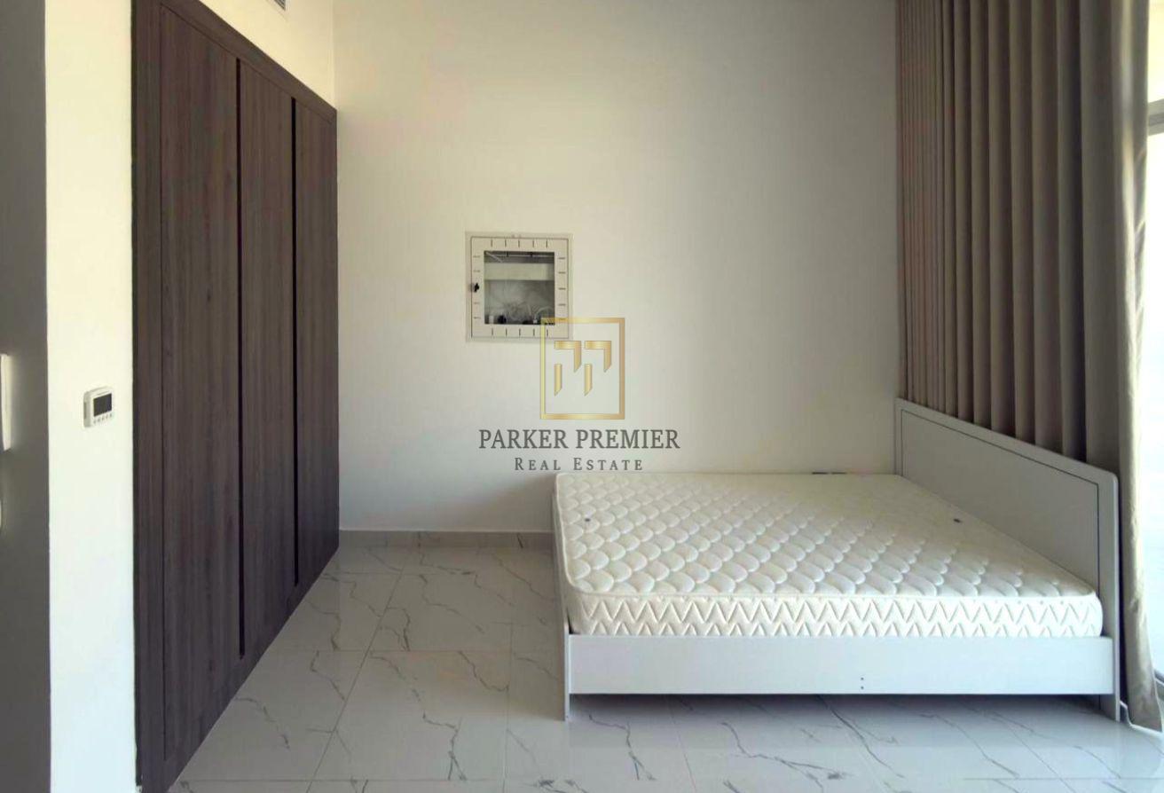 Smart Studio Layout | Fully-Furnished w/ Balcony photo 4
