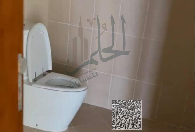 122001483 - Property Image 2