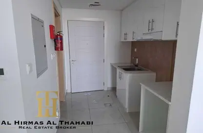 شقة - 1 حمام للايجار في ذا سكوير تاور - الضاحية 13 - قرية جميرا الدائرية - دبي