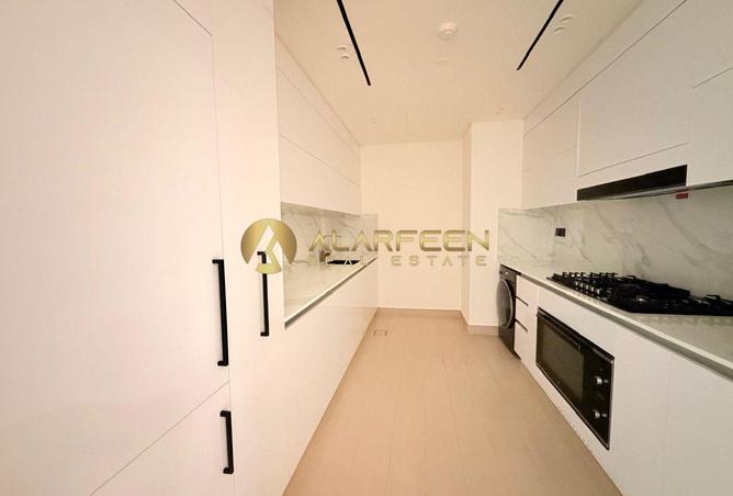 2Br+Store | Fitted Kitchen | Spacious Unit photo 3
