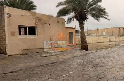 أرض - استوديو - 1 حمام للايجار في منطقة رقم 13 - المنطقة الصناعية بالشارقة - الشارقة