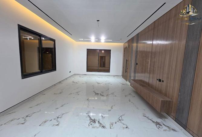 82354311 - Property Image 2