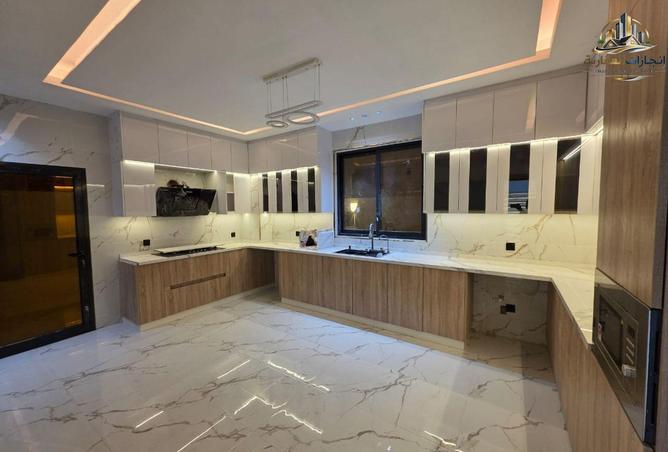 82354311 - Property Image 3