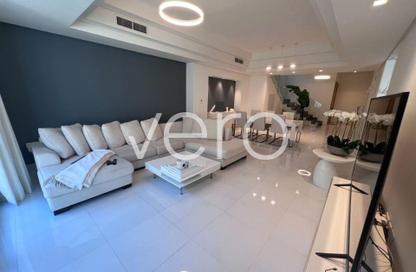 تاون هاوس - 3 غرف نوم - 3 حمامات للبيع في غاردينيا تاون هومز - بوابة وصل - دبي