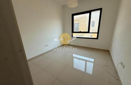 Townhouse - 3 - 4 for rent in Nasma Residence - Al Tai - Sharjah