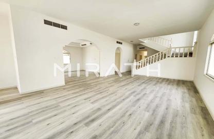 Villa - 4 Bedrooms - 6 Bathrooms for rent in Umm Suqeim 2 Villas - Umm Suqeim 2 - Umm Suqeim - Dubai Villa - 4 Bedrooms - 6 Bathrooms for rent in Umm Suqeim 2 Villas - Umm Suqeim 2 - Umm Suqeim - Dubai