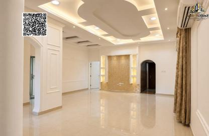 Villa - 4 - 6 for rent in Al Zaheya Gardens - Al Zahya - Ajman