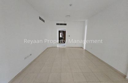 Apartment - 2 - 2 for rent in Dar Al Majaz - Jamal Abdul Nasser Street - Al Majaz - Sharjah