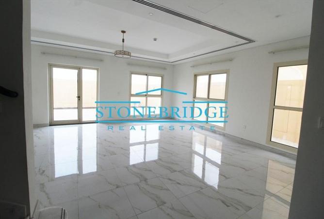 74233591 - Property Main Image