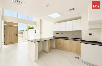 Townhouse - 2 Bedrooms - 4 Bathrooms for rent in Rukan 3 - Rukan - Dubai
