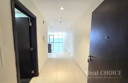 شقة - 2 غرف نوم - 3 حمامات للايجار في برج دوجا - شارع الشيخ زايد - دبي