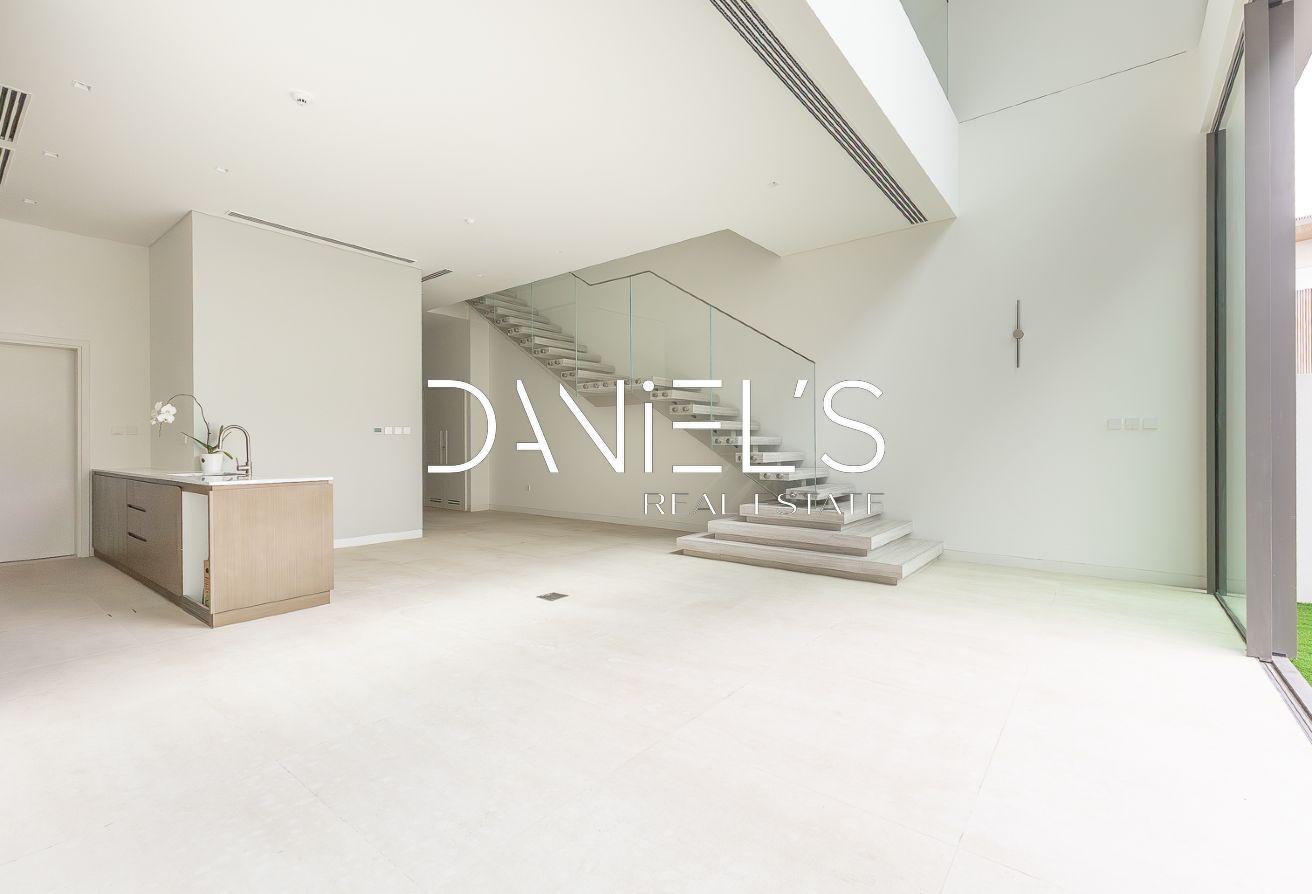 3 Beds + Maid | G+2 | Burj View | Move-in Ready photo 2