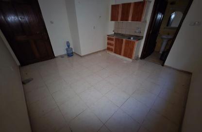 Apartment - Studio - 1 Bathroom for rent in Fire Station Road - Muwaileh - Sharjah