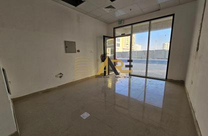 Shop - Studio for rent in Aljada - Sharjah