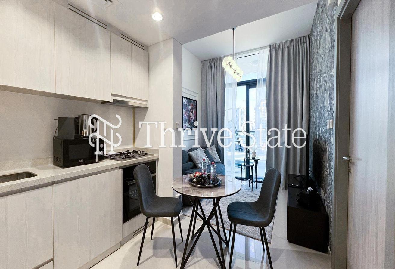Fully Furnished | Vacant Now | 4 Cheques photo 5
