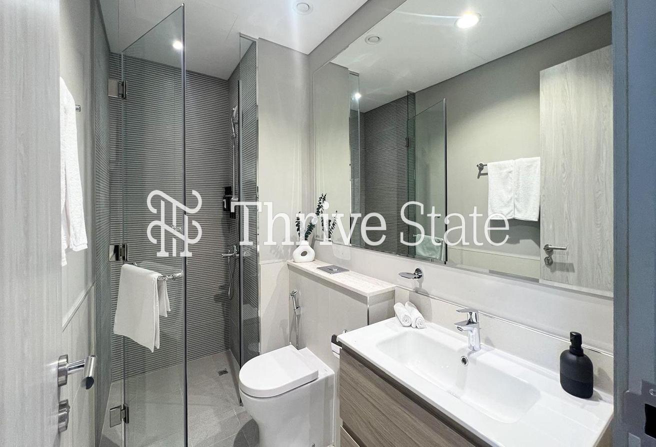 Fully Furnished | Vacant Now | 4 Cheques photo 9