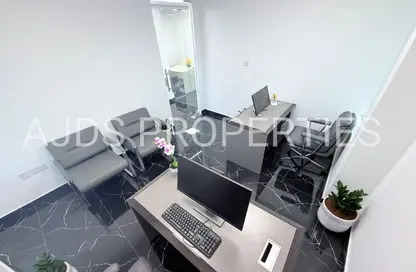 مكتب - غرفة نوم - 1 حمام للايجار في فاطمه محمد احمد بن سليمان - الرفاعة - بر دبي - دبي