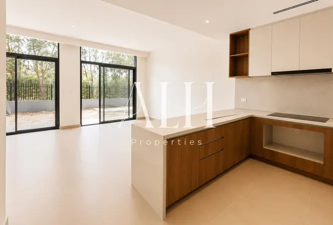 155510624 - Property Image 3