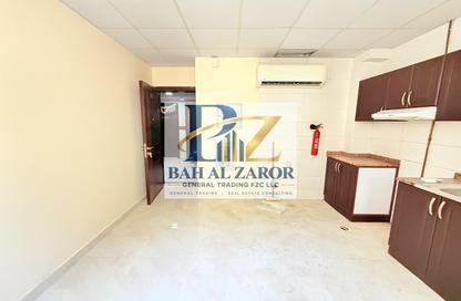 Apartment - Studio - 1 for rent in Fire Station Road - Muwaileh - Sharjah Apartment - Studio - 1 for rent in Fire Station Road - Muwaileh - Sharjah