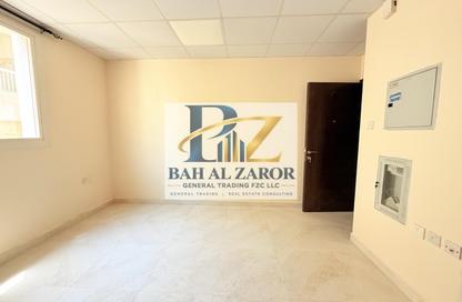 Apartment - Studio - 1 for rent in Fire Station Road - Muwaileh - Sharjah Apartment - Studio - 1 for rent in Fire Station Road - Muwaileh - Sharjah